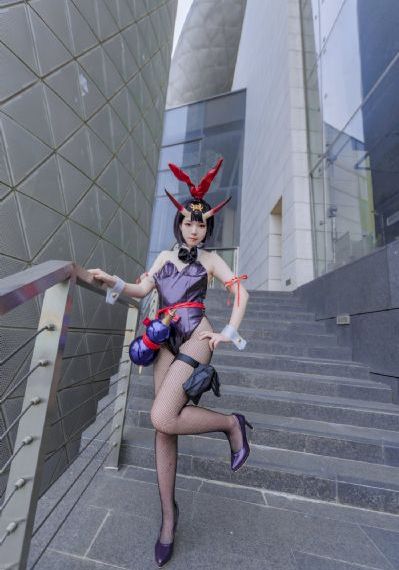 年轻的女教师完整版