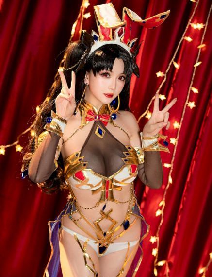 年轻的女闺蜜hd