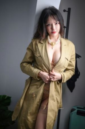 沦为性玩物的s大校花导演是谁