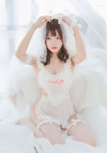 两腿之间