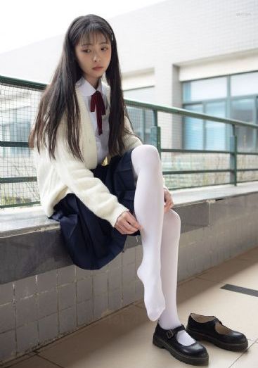我和闺蜜在公车被cao污文